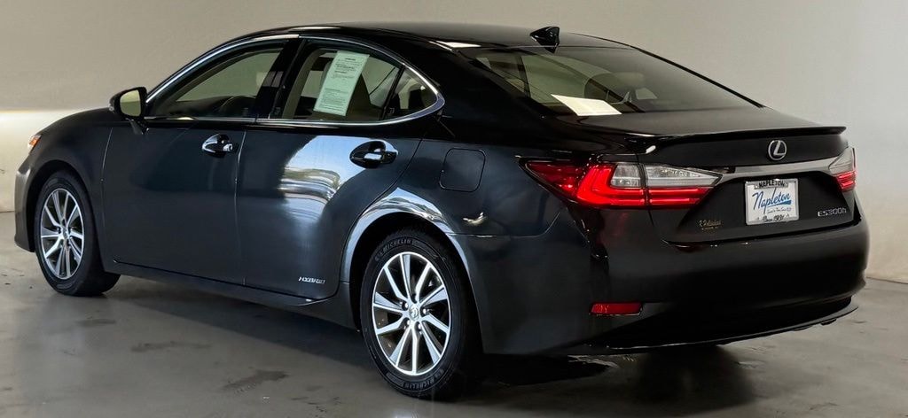 Used 2017 Lexus ES 300h Sedan