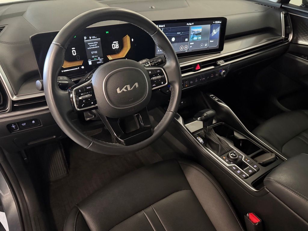 2025 Kia Sorento EX - Photo 11