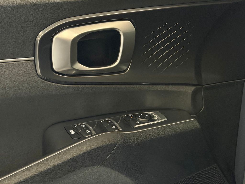 2025 Kia Sorento EX - Photo 13