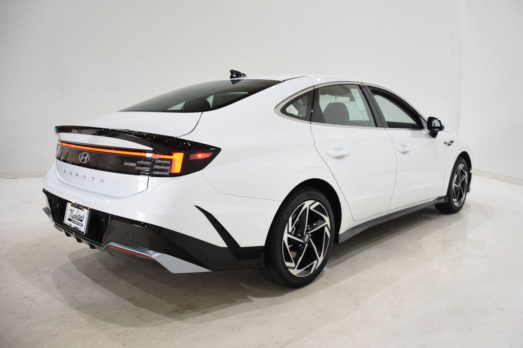 2026 Hyundai Sonata SEL - Photo 4