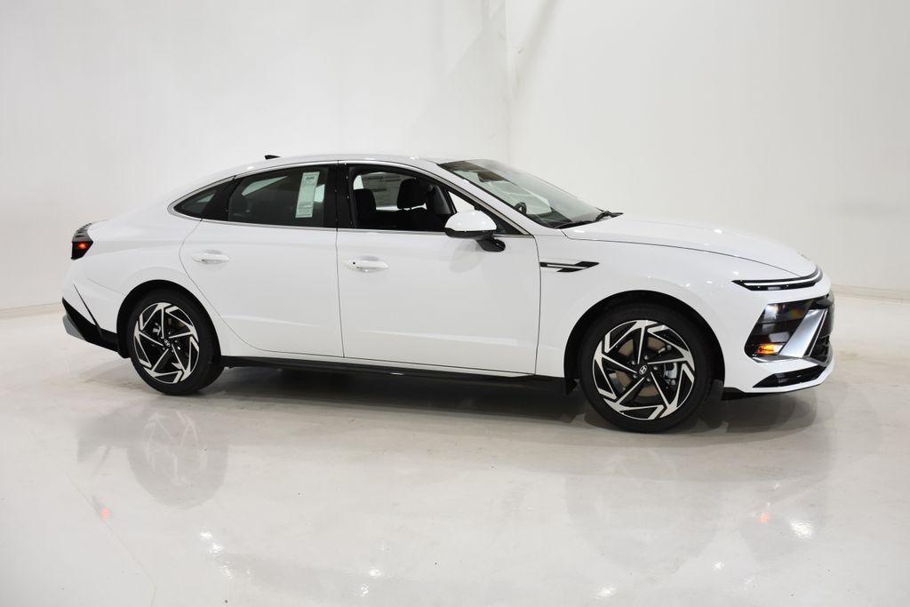 2026 Hyundai Sonata SEL - Photo 3