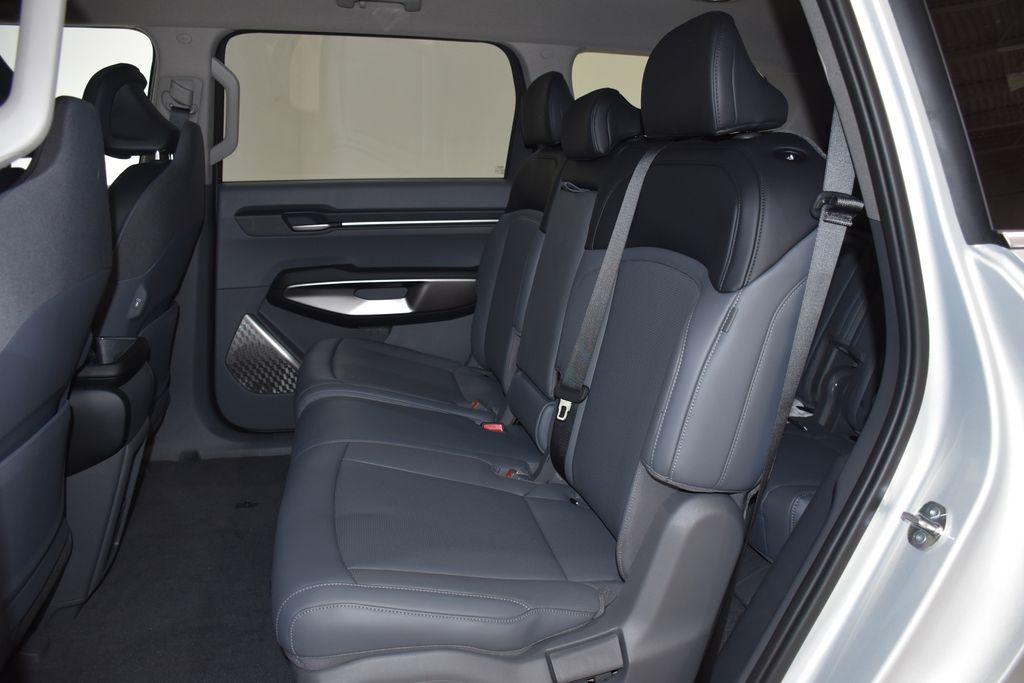 2026 Kia EV9 Light - Photo 29