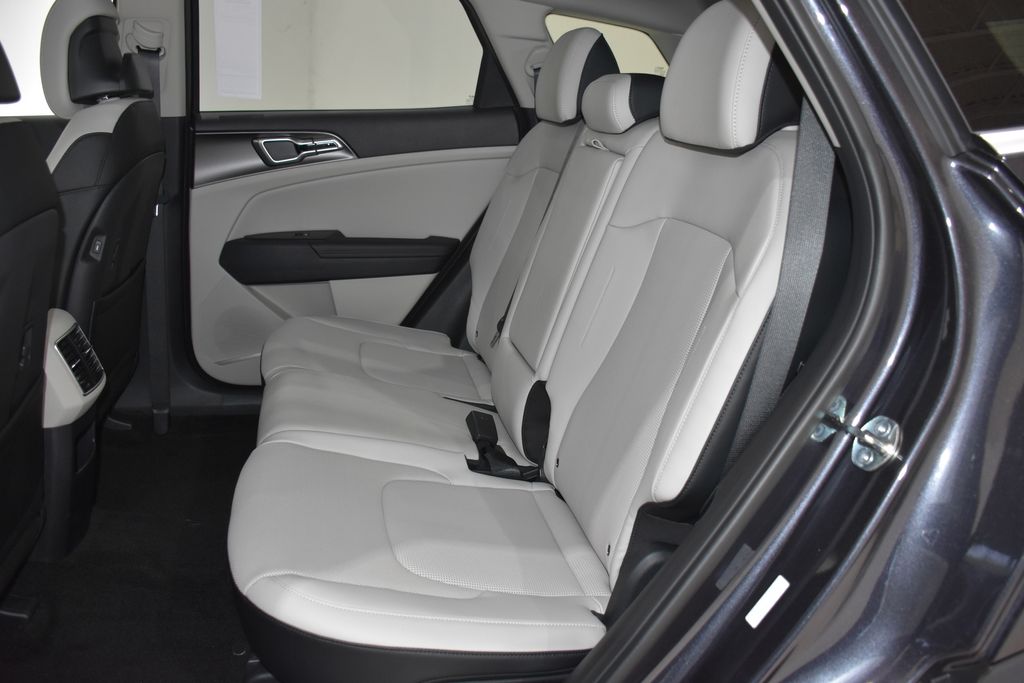 2026 Kia Sportage EX - Photo 28