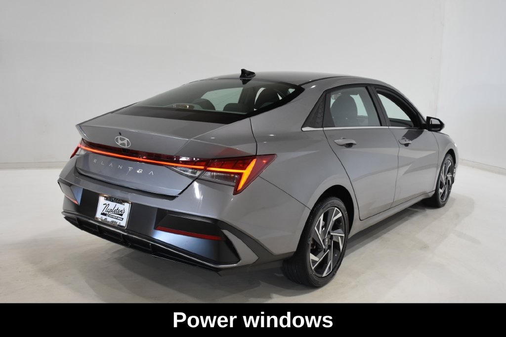 Used 2025 Hyundai Elantra SEL Convenience Sedan