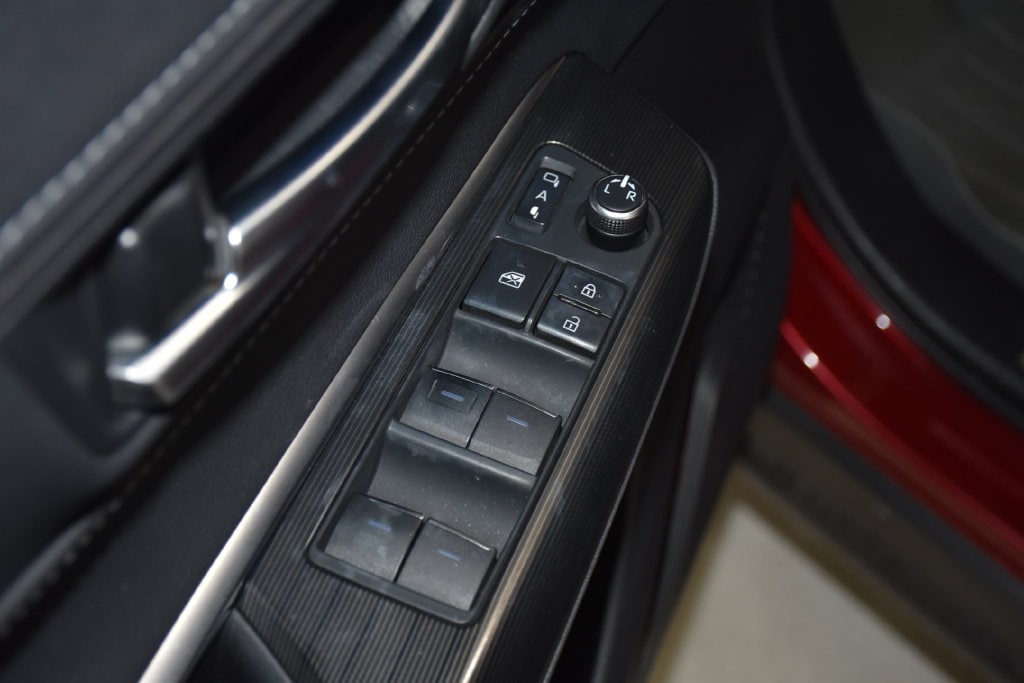 2021 Toyota Venza Limited - Photo 28