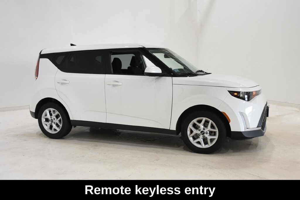 Used 2025 Kia Soul LX Hatchback