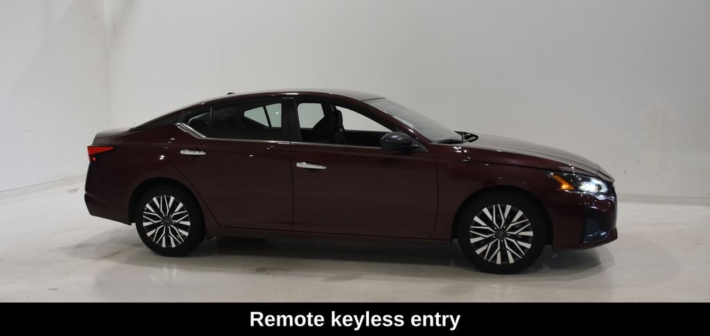 Used 2025 Nissan Altima 2.5 SV Sedan