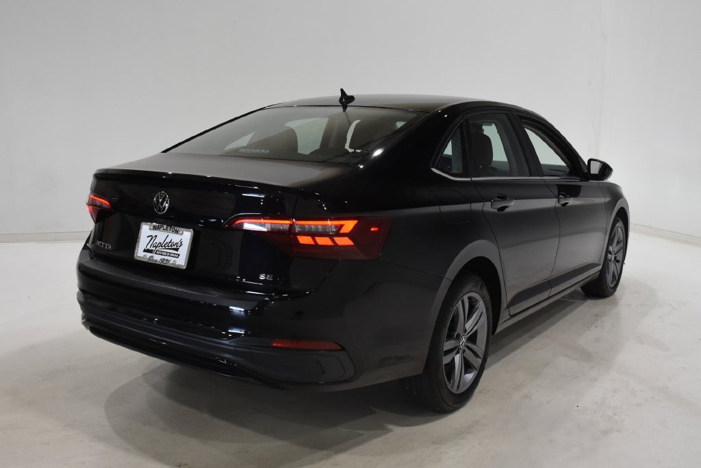 Used 2024 Volkswagen Jetta 1.5T SE Sedan