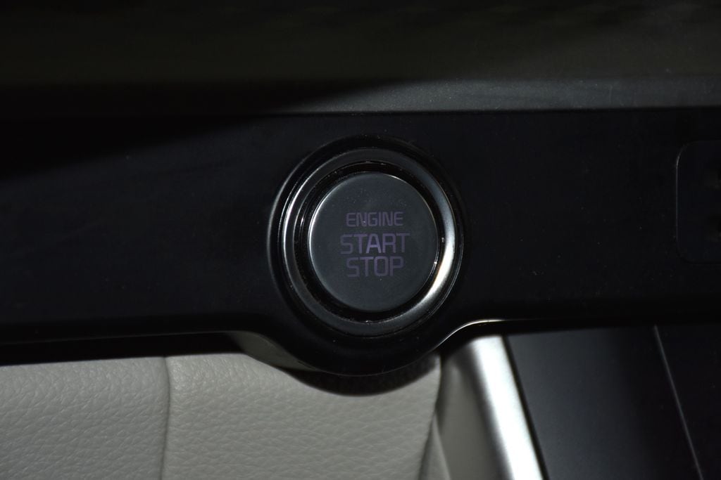 2024 Kia Carnival LX - Photo 17