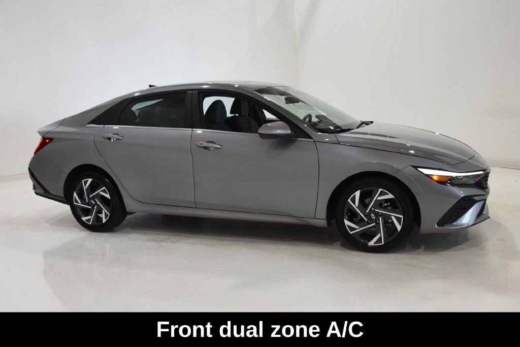 Used 2025 Hyundai Elantra SEL Convenience Sedan