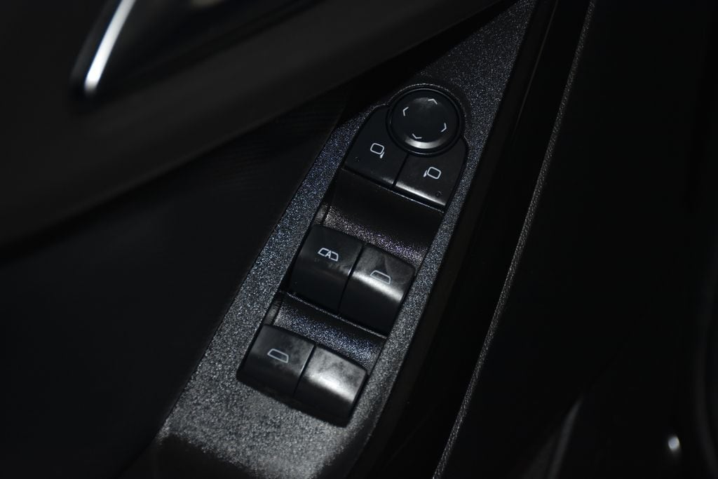 2025 Chevrolet Equinox LT - Photo 20
