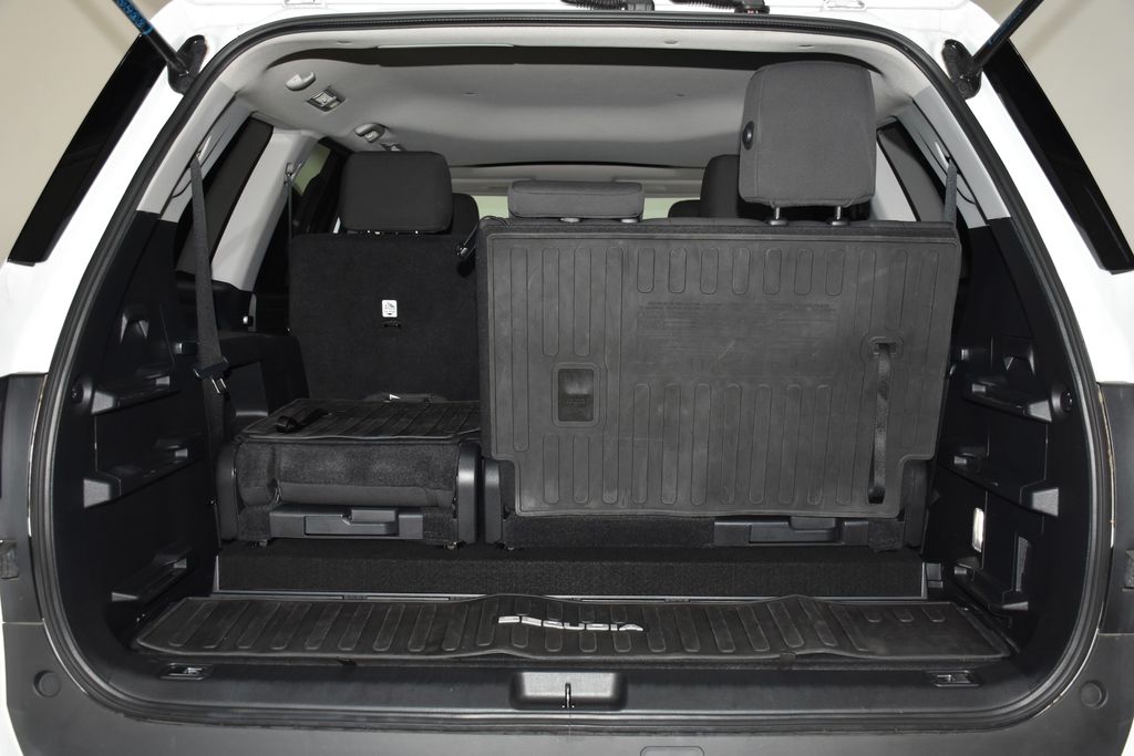 2023 Toyota Sequoia SR5 - Photo 31
