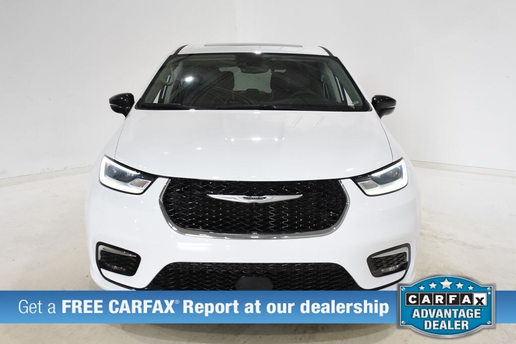 Used 2024 Chrysler Pacifica Limited Van Passenger Van