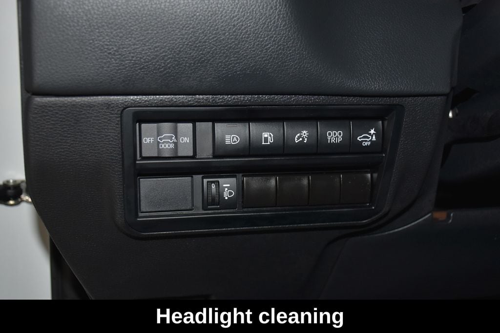 2023 Toyota Sequoia SR5 - Photo 12