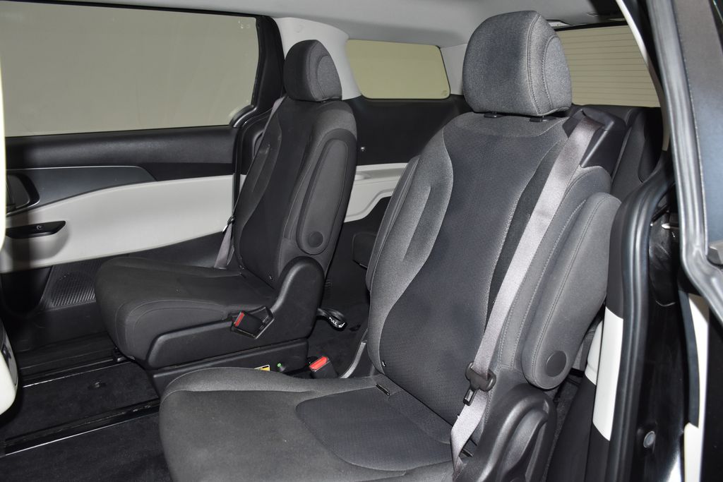 2024 Kia Carnival LX - Photo 27