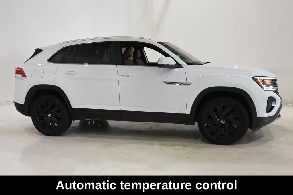 Used 2025 Volkswagen Atlas Cross Sport 2.0T SE w/Technology SUV