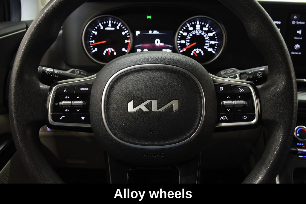 2024 Kia Carnival LX - Photo 14