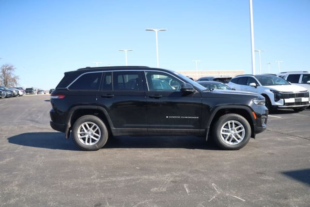 New 2026 Jeep Grand Cherokee LAREDO X 4X4 Sport Utility