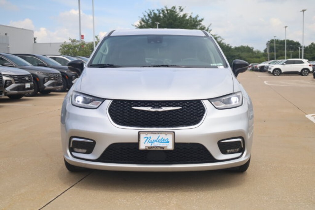 Used 2024 Chrysler Pacifica Touring L Van Passenger Van