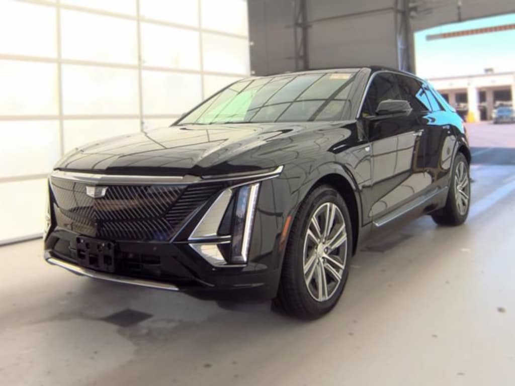 Used 2024 CADILLAC LYRIQ Luxury SUV