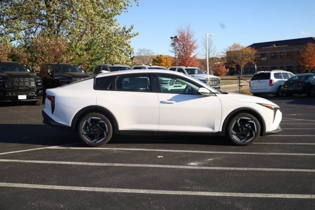 New 2025 Kia K4 EX Sedan