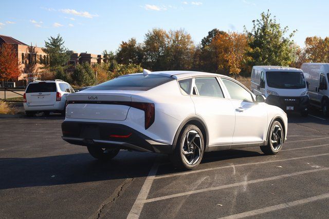 2025 Kia K4 EX - Photo 6
