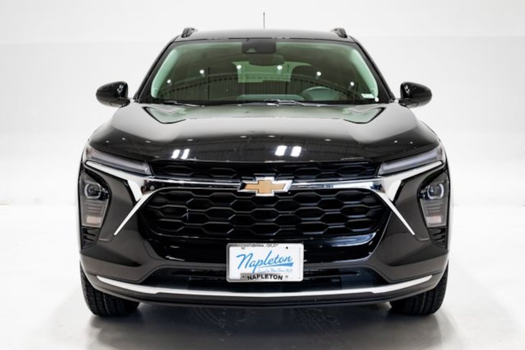Used 2025 Chevrolet Trax LT SUV