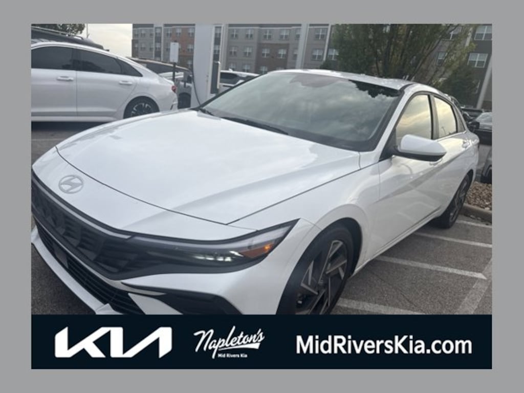 Used 2025 Hyundai Elantra SEL Convenience Sedan