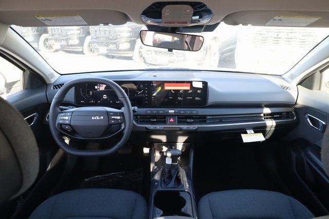 2025 Kia K4 EX - Photo 13