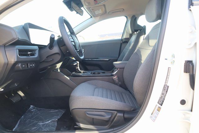 2025 Kia K4 EX - Photo 15
