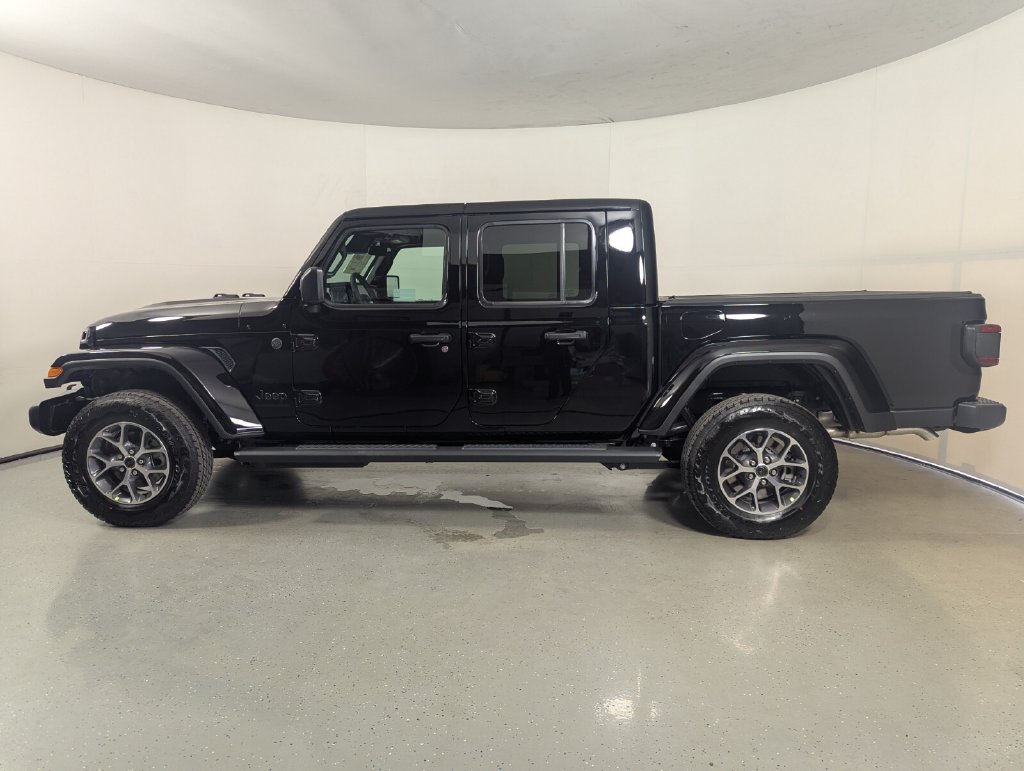 New 2026 Jeep Gladiator SPORT S 4X4 Pickup