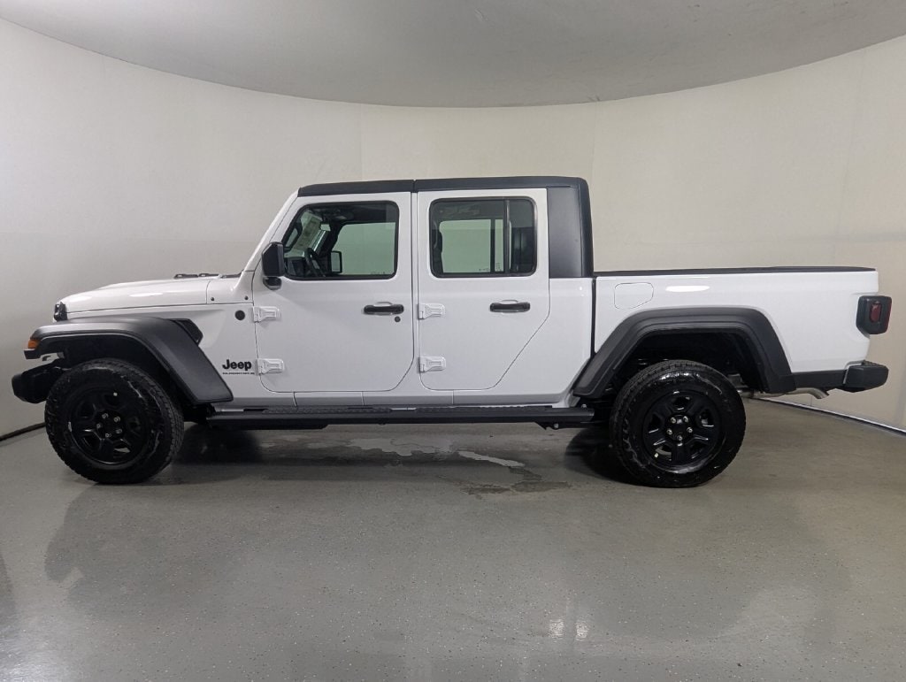 New 2026 Jeep Gladiator SPORT 4X4 Pickup