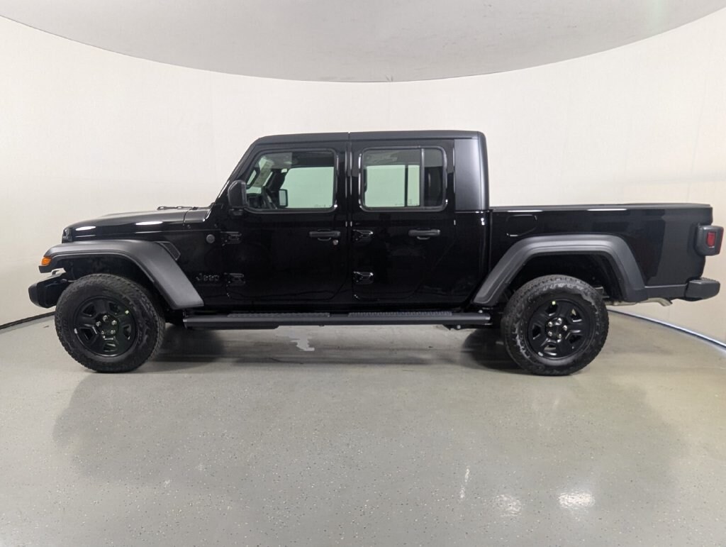 New 2026 Jeep Gladiator SPORT 4X4 Pickup