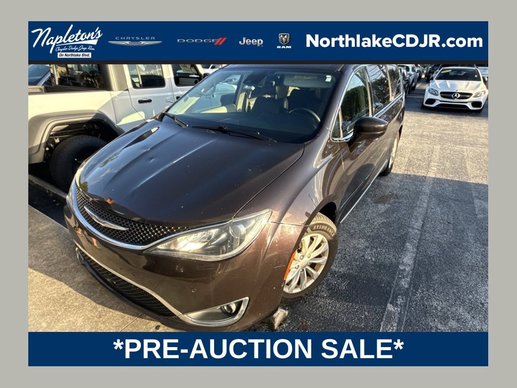 Used 2018 Chrysler Pacifica Touring L Minivan/Van