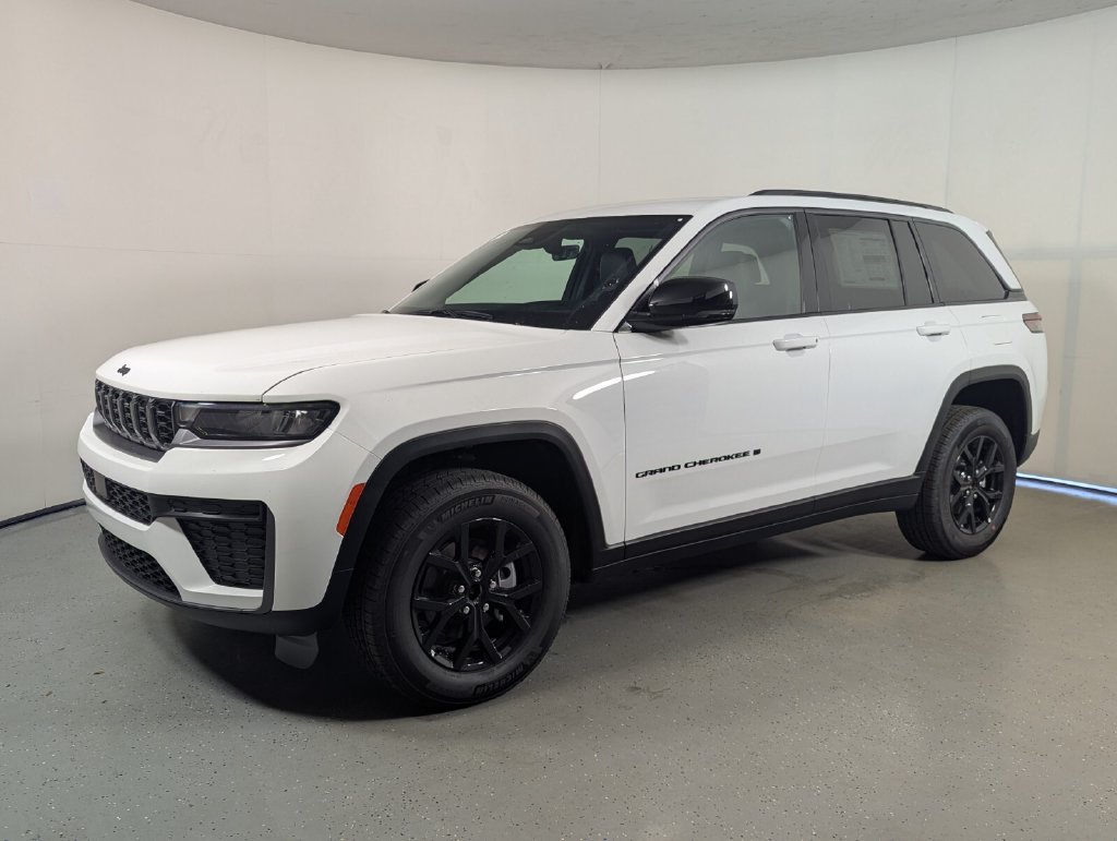 New 2026 Jeep Grand Cherokee LAREDO ALTITUDE 4X4 Sport Utility