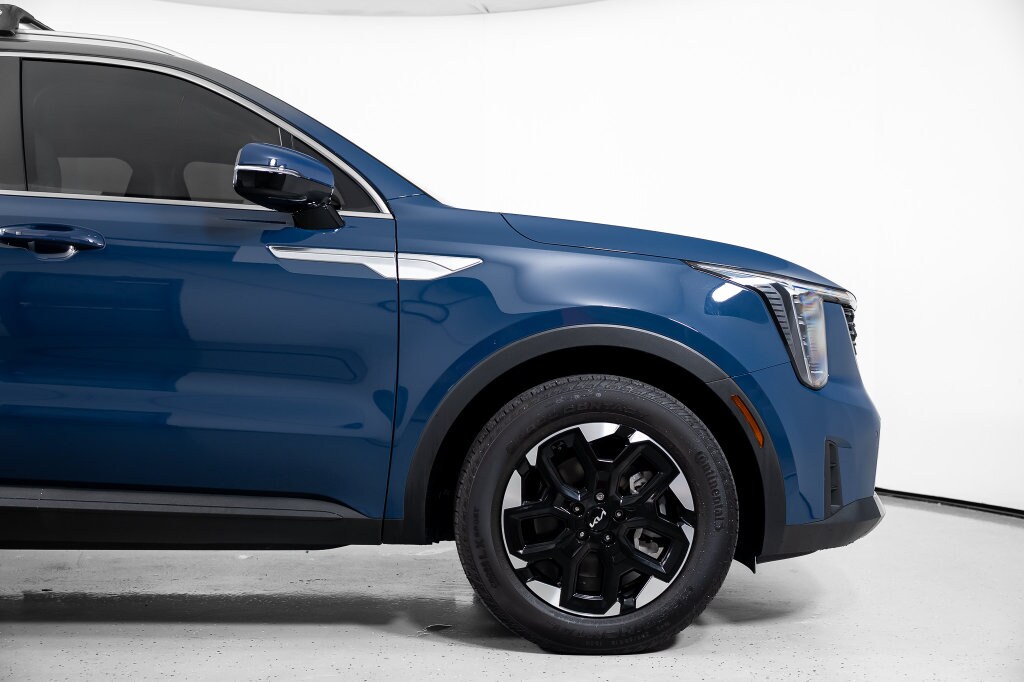 Used 2025 Kia Sorento S SUV