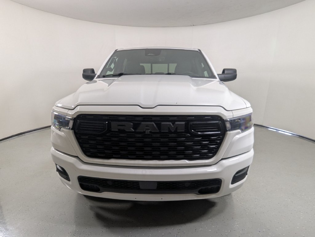 New 2026 Ram 1500 EXPRESS CREW CAB 4X2 5'7 BOX Pickup