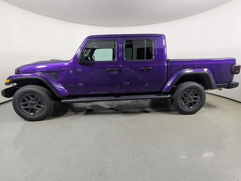 New 2026 Jeep Gladiator SPORT S 4X4 Pickup