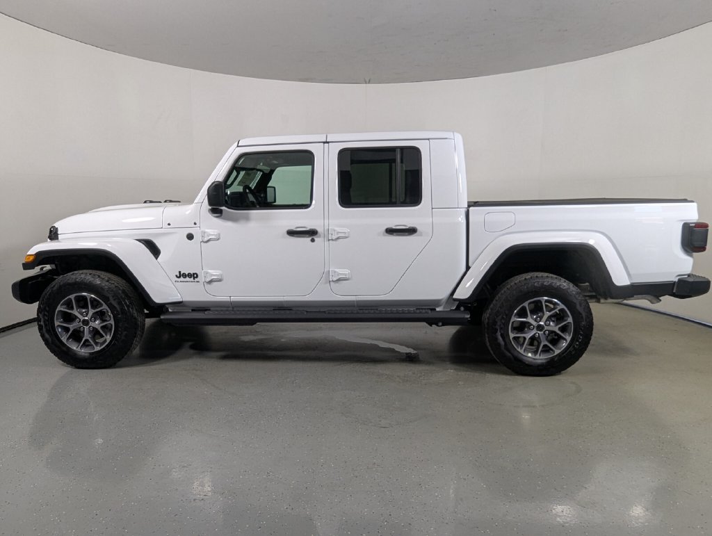 New 2026 Jeep Gladiator SPORT S 4X4 Pickup
