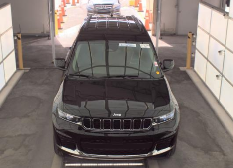 Used 2022 Jeep Grand Cherokee L Laredo SUV