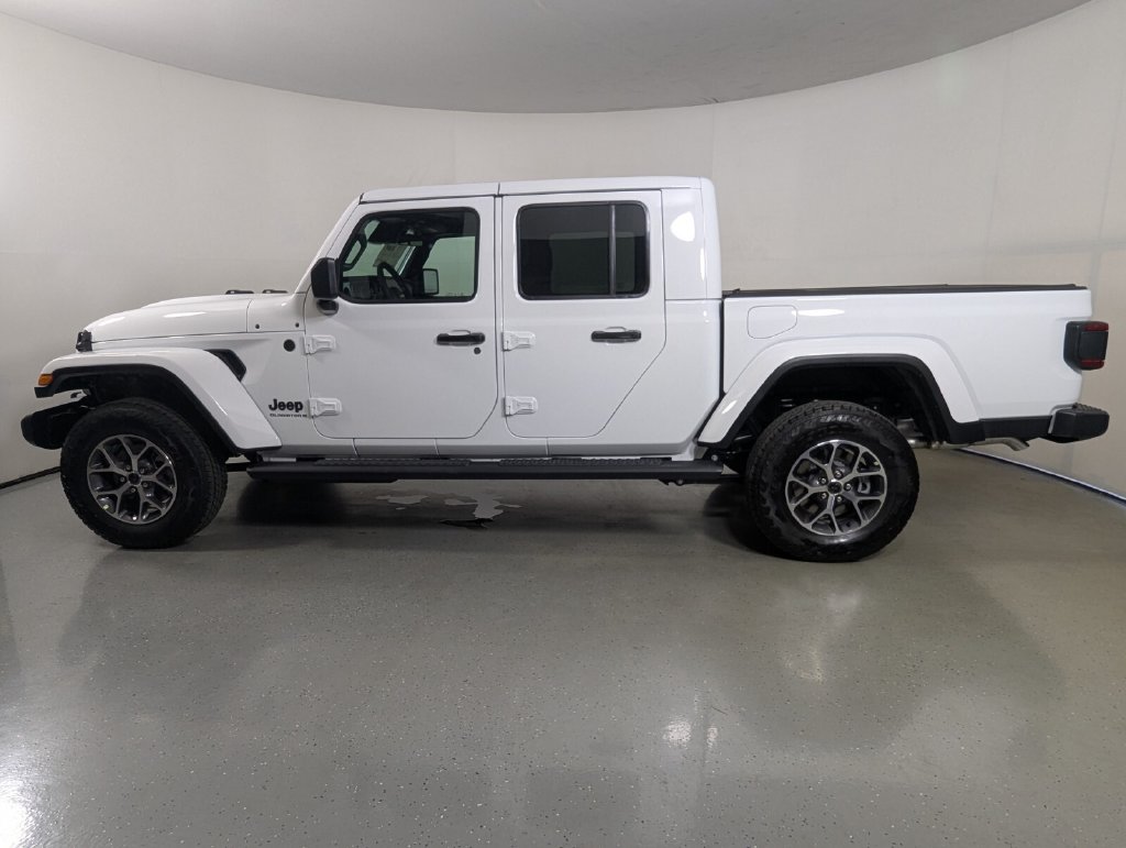 New 2026 Jeep Gladiator SPORT S 4X4 Pickup