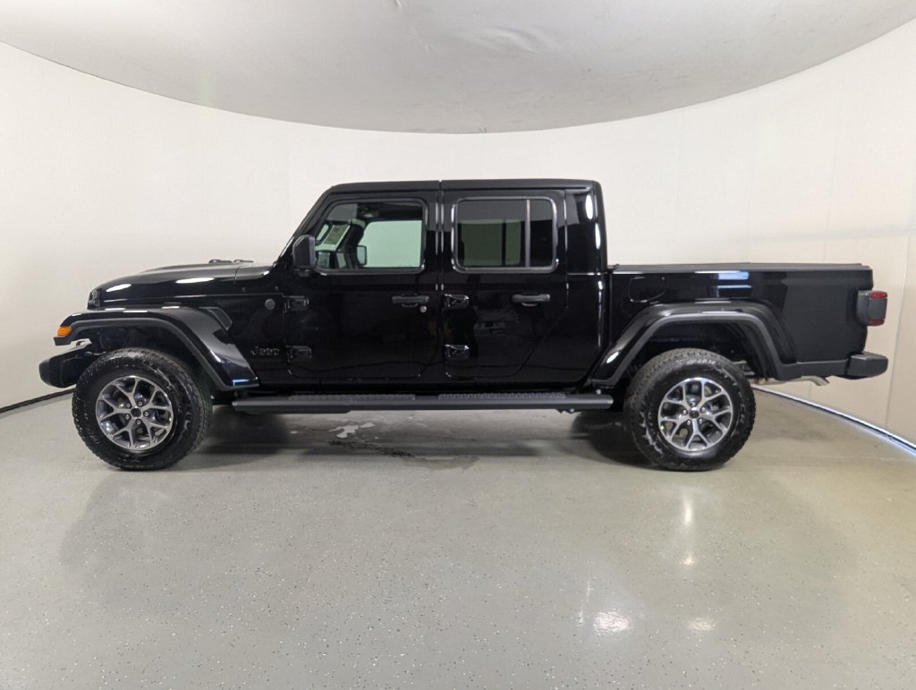 New 2026 Jeep Gladiator SPORT S 4X4 Pickup