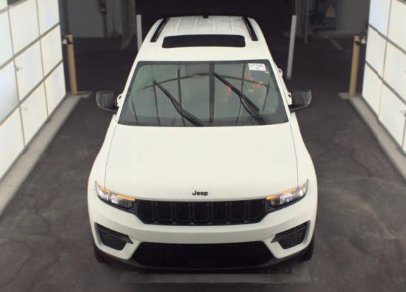 Used 2023 Jeep Grand Cherokee Altitude SUV