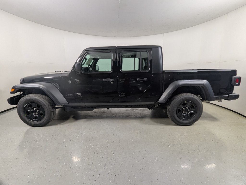 New 2026 Jeep Gladiator SPORT 4X4 Pickup