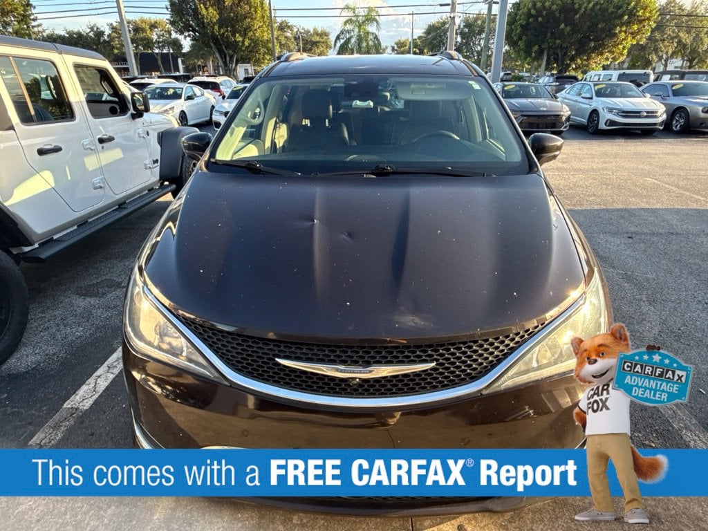 Used 2018 Chrysler Pacifica Touring L Minivan/Van