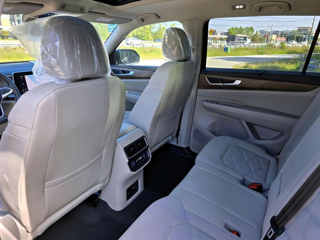 2026 Volkswagen Atlas SE w/Tech - Photo 26