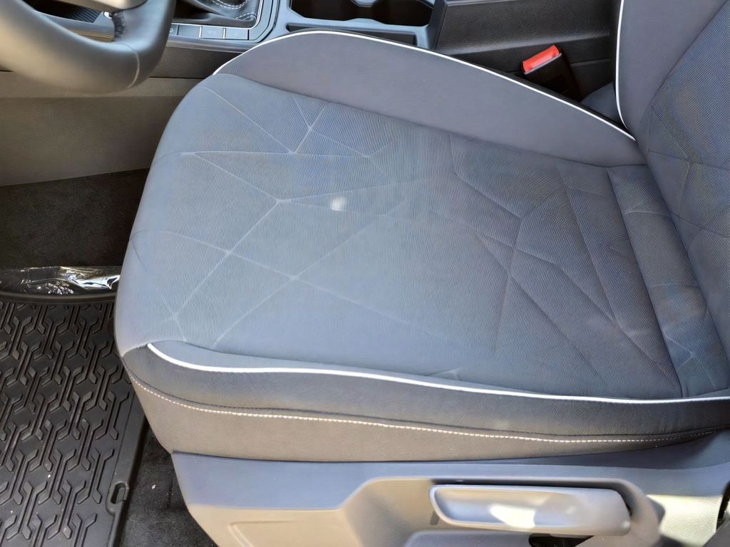 2025 Volkswagen Jetta Sport - Photo 23