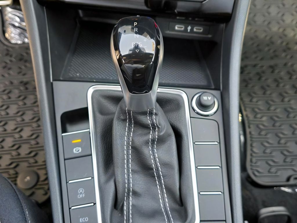2025 Volkswagen Jetta Sport - Photo 17