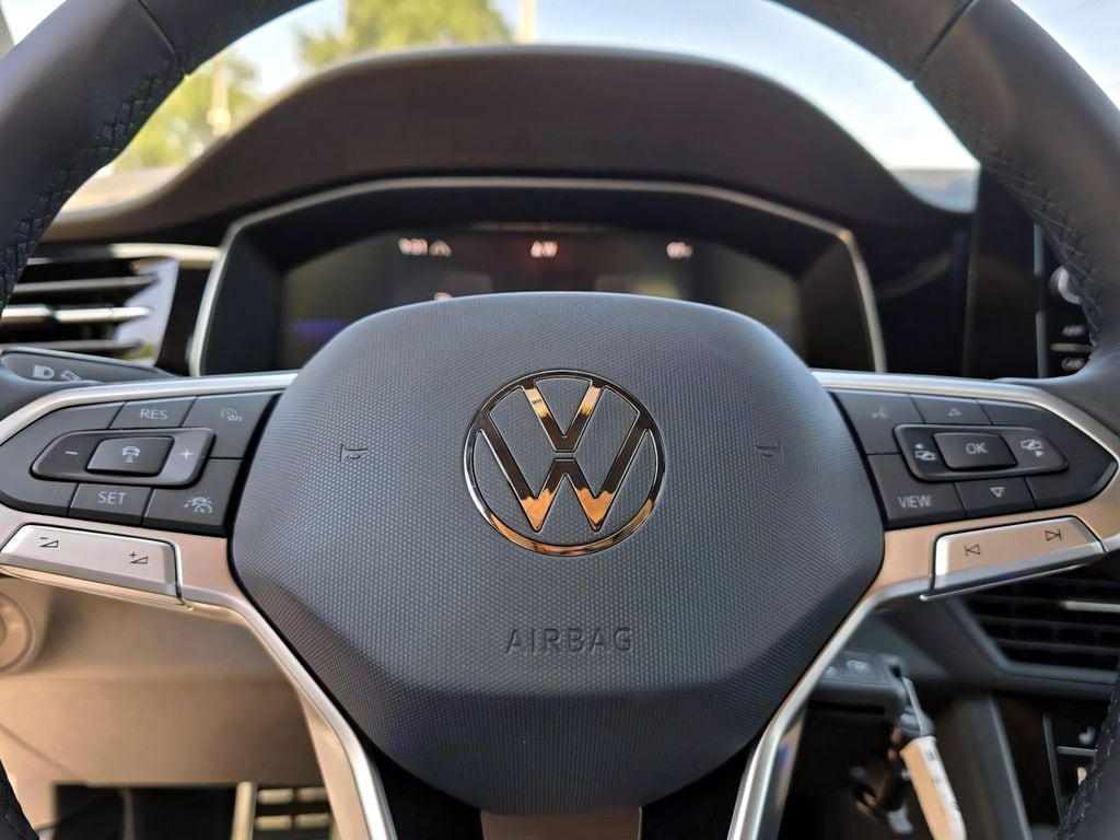 2025 Volkswagen Jetta Sport - Photo 12