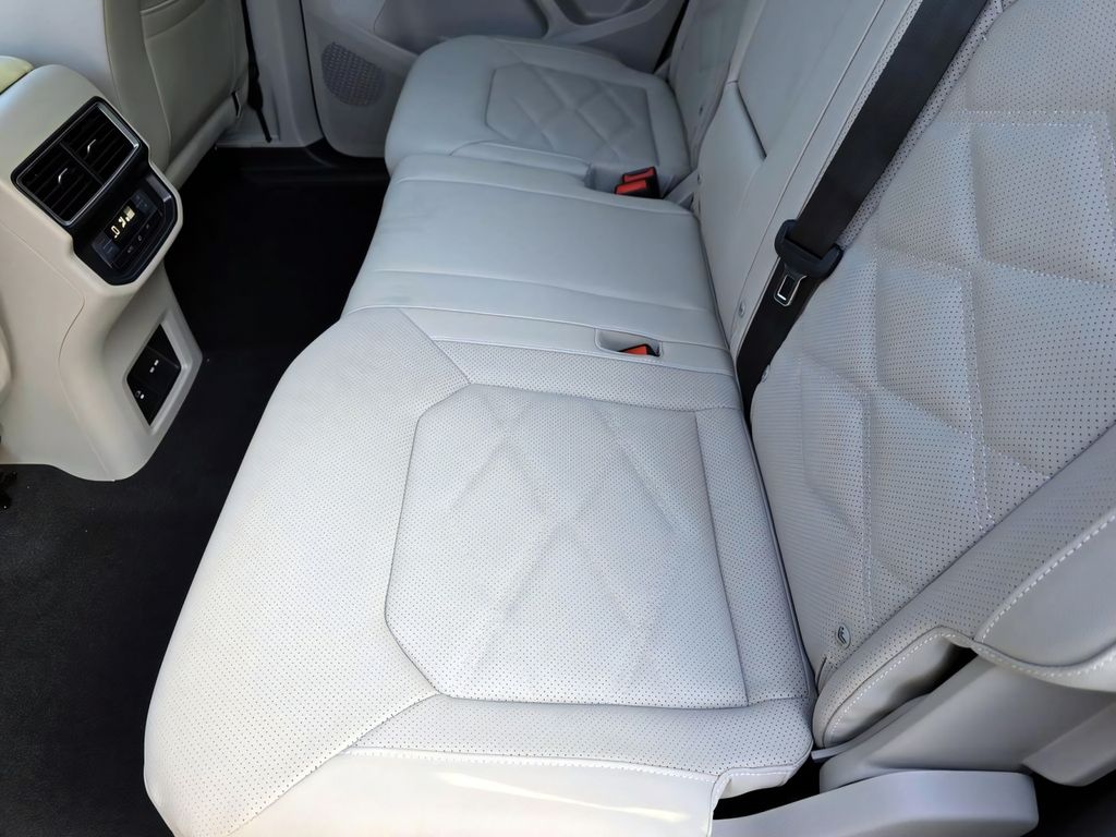 2026 Volkswagen Atlas SE w/Tech - Photo 28